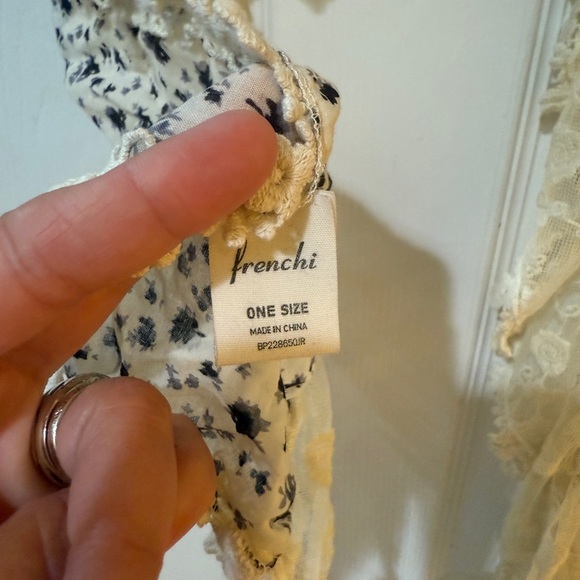 Frenchi Cream Black Lavender Summer Floral Lace Crochet Scarf - Picture 6 of 6